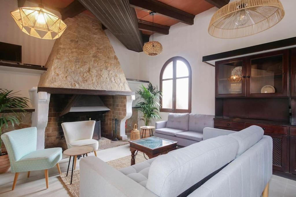 Llorenc 1, Entspannung Pur,stilvoll,ruhig,xxl Pool Appartement