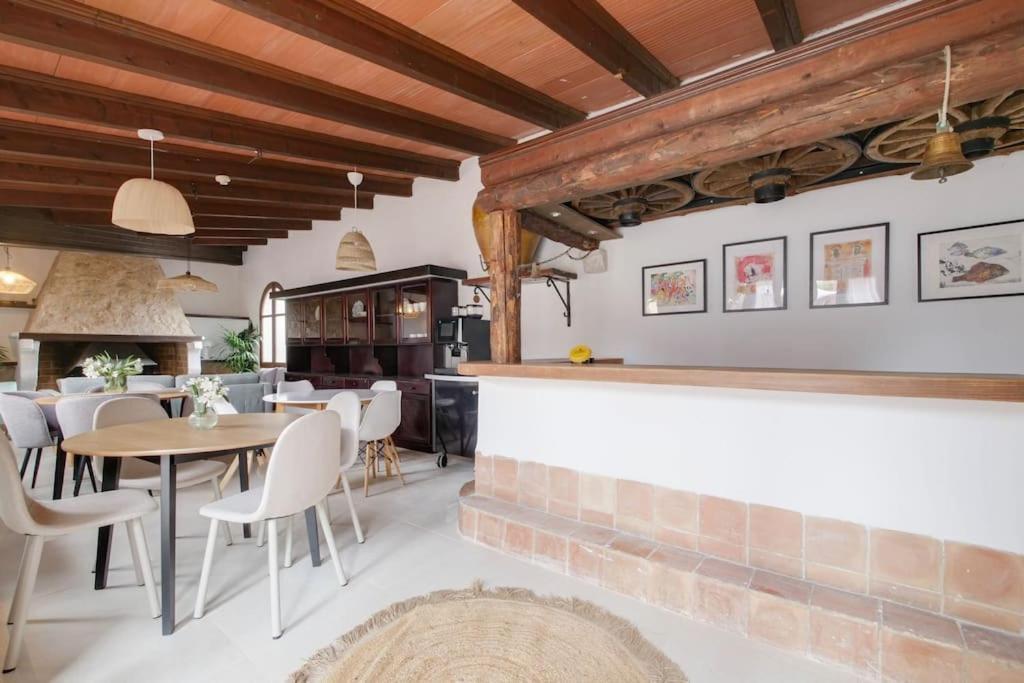 Llorenc 1, Entspannung Pur,stilvoll,ruhig,xxl Pool Appartement
