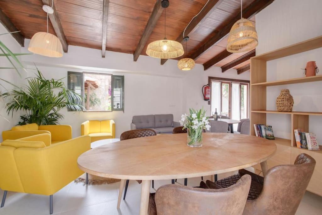 Llorenc 1, Entspannung Pur,stilvoll,ruhig,xxl Pool Apartment *