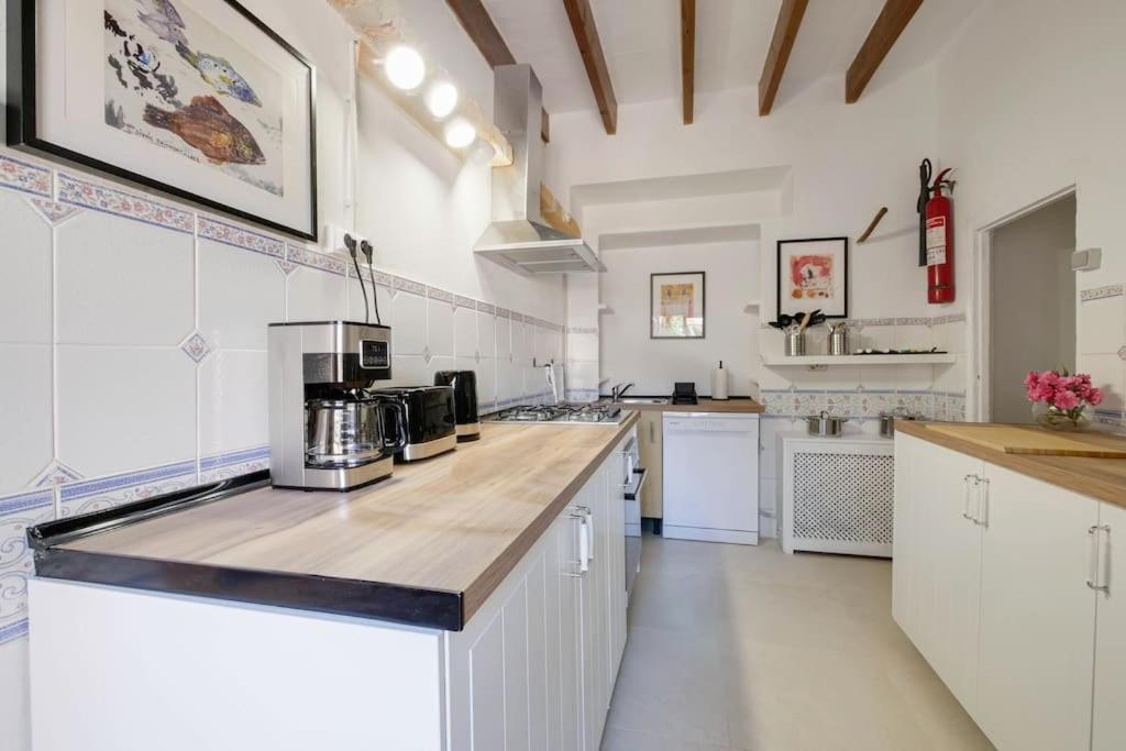 Llorenc 1, Entspannung Pur,stilvoll,ruhig,xxl Pool Apartment